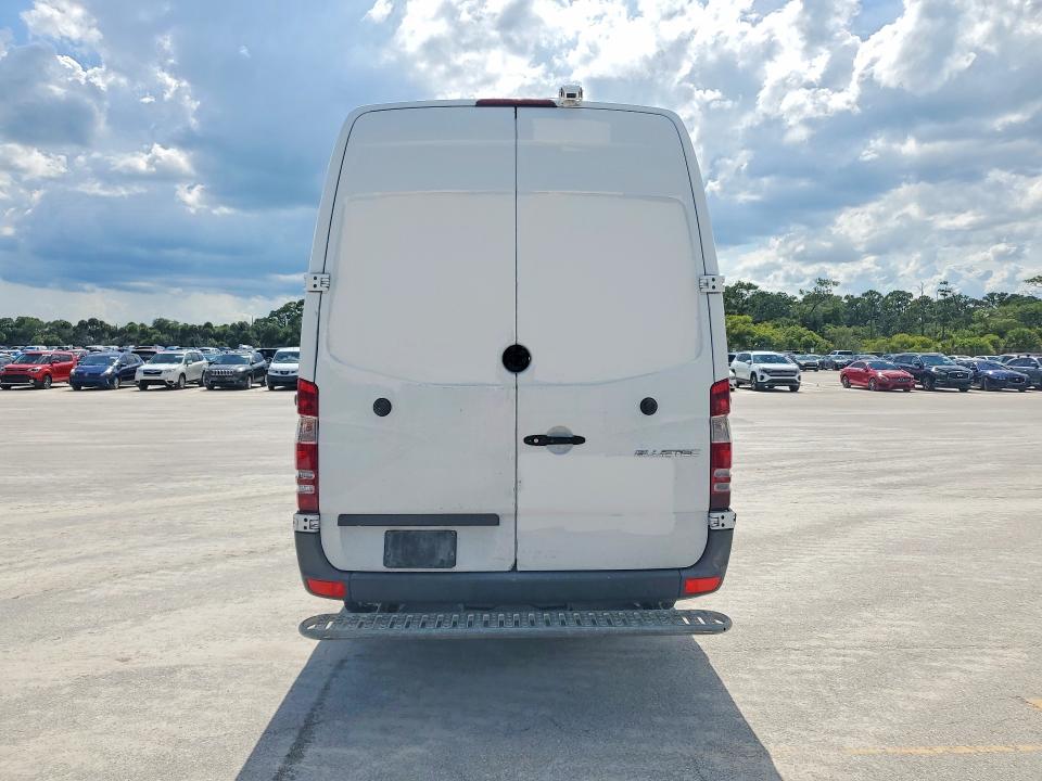 2016 Mercedes-benz Sprinter VIN WD3PE8DD8GP250271 COPART salvage auction — MINOR DENT/SCRATCHES, Fl - Certificate Of Title, sold $3,500 on 2026-08-02 (photo 6)