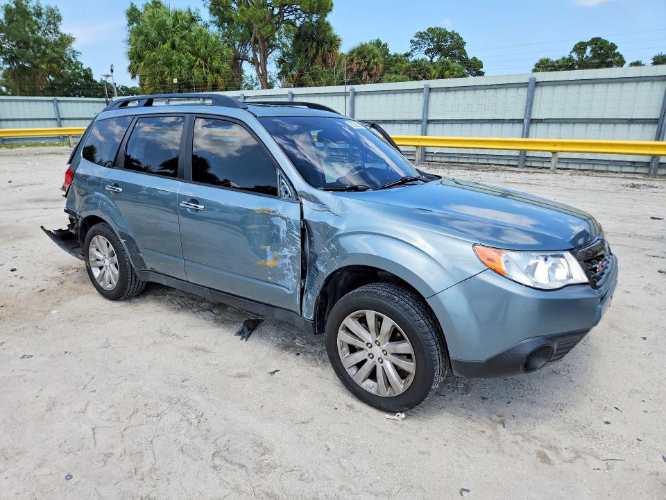 2011 Subaru Forester VIN JF2SHAEC7BH728253 COPART salvage auction — SIDE, Fl - Cert Of Title Slvg Rebuildable, sold $250 on 2026-07-15 (photo 4)