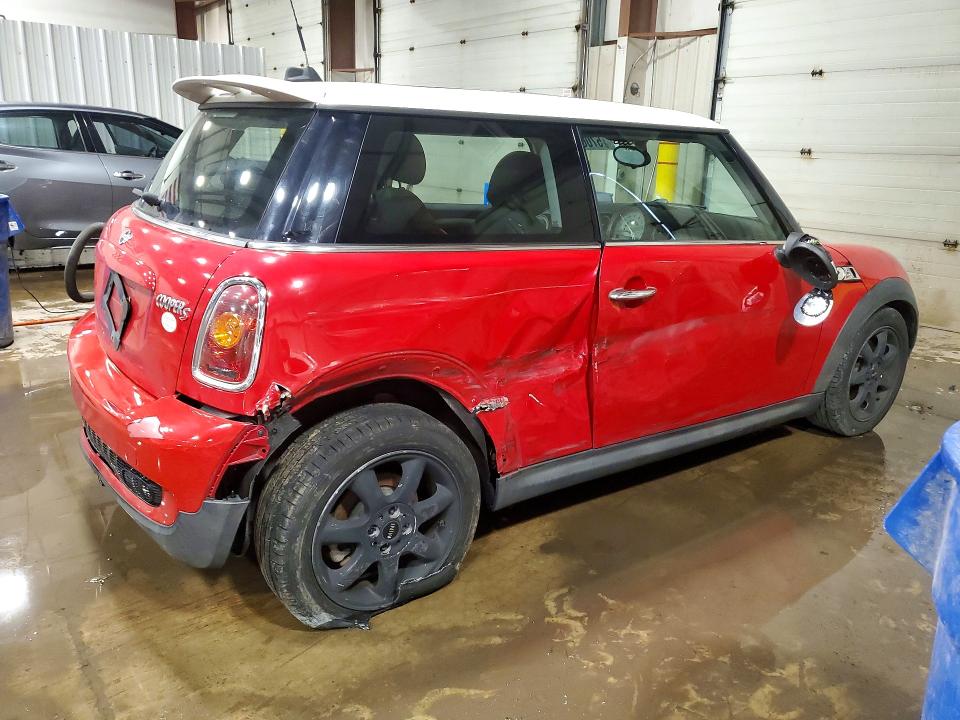 2010 Mini Cooper VIN WMWMF7C53ATX45225 COPART salvage auction — SIDE, PA - CERTIFICATE OF SALVAGE, sold $450 on 2026-08-07 (photo 3)
