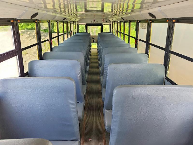 2012 Thomas Chassis b2 VIN 4UZABRDU1CCBP5522 COPART salvage auction — NORMAL WEAR, ON - PERMIT NO BRAND - UNFIT, sold $2,500 on 2026-09-17 (photo 6)