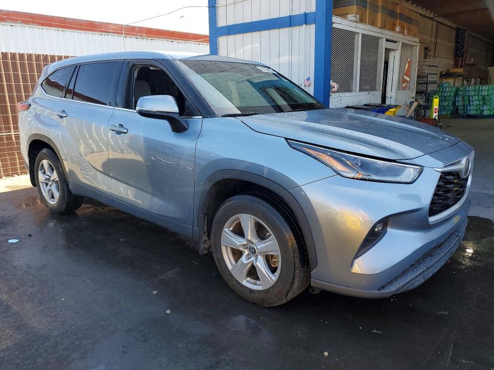 2021 Toyota Highlander VIN 5TDZZRAHXMS041759 COPART salvage auction — MINOR DENT/SCRATCHES, Nv - Certificate Of Title, sold $15,800 on 2026-07-07 (photo 4)