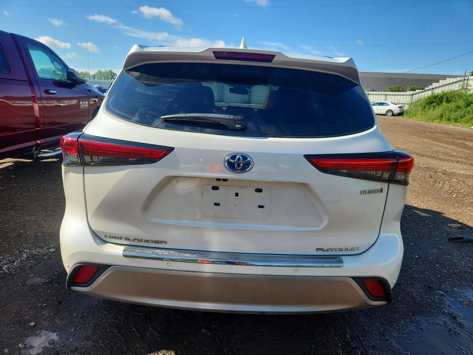 2021 Toyota Highlander VIN 5TDEBRCH4MS052286 COPART salvage auction — SIDE, Mi - Scrap Certificate Of Title, sold $16,400 on 2026-07-22 (photo 6)