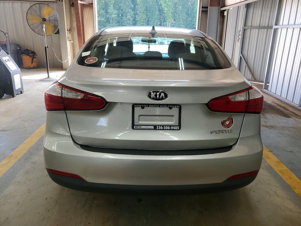 2014 Kia Forte VIN KNAFX4A69E5242700 COPART salvage auction — SIDE, Nc - Dealer Only Clean Title, sold $1,100 on 2026-07-08 (photo 6)