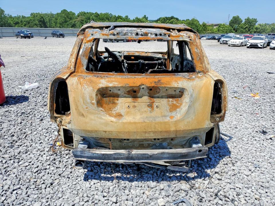 2019 Mini Cooper VIN WMZYV5C5XK3F57513 COPART salvage auction — BURN, TX - NONREPAIRABLE TITLE, sold $200 on 2026-08-11 (photo 6)
