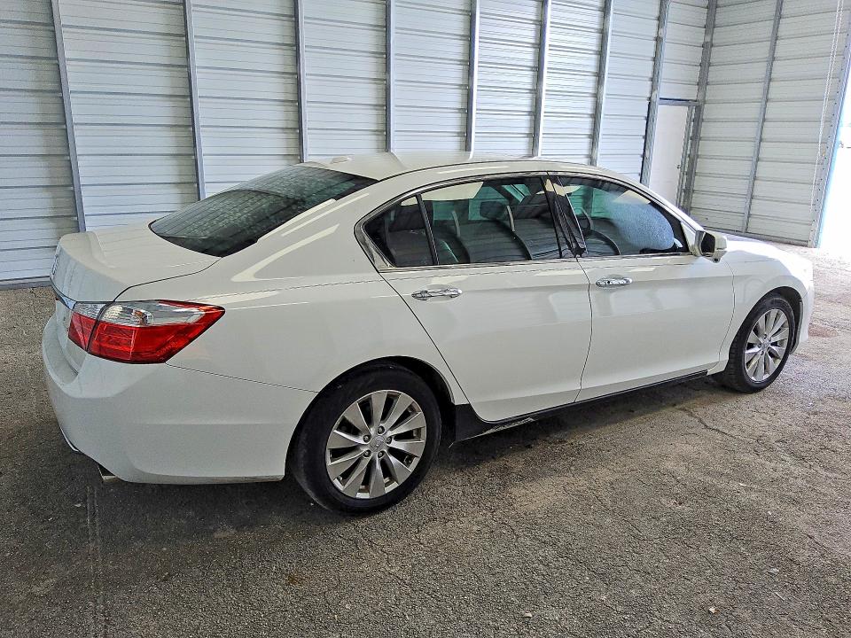 2015 Honda Accord VIN 1HGCR3F87FA034622 COPART salvage auction — MINOR DENT/SCRATCHES, Fl - Certificate Of Title, sold $5,700 on 2026-07-09 (photo 3)