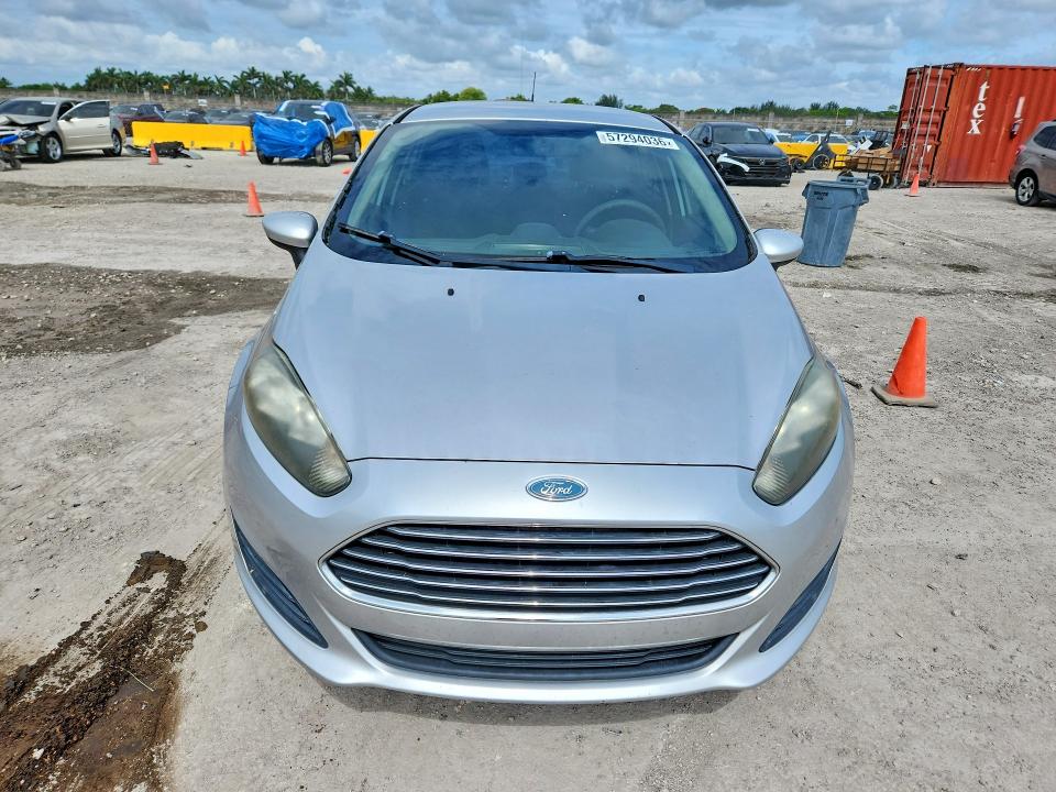 2011 Ford Fiesta VIN 3FADP4BJ8HM140841 COPART salvage auction — MINOR DENT/SCRATCHES, Fl - Certificate Of Title, sold $525 on 2026-07-25 (photo 5)