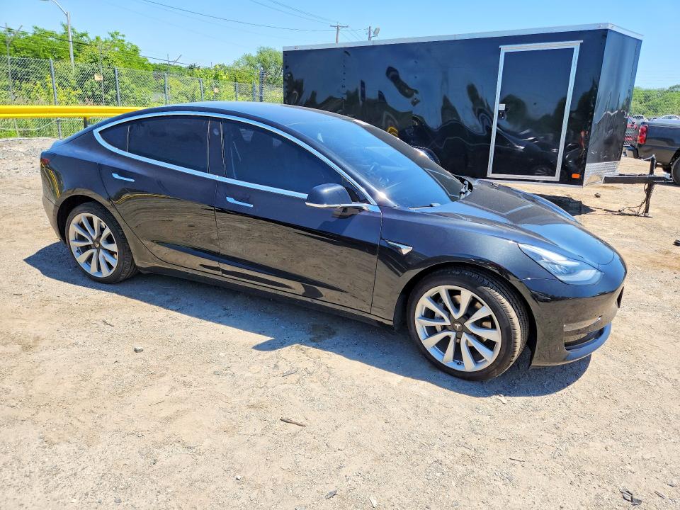 2018 Tesla VIN 5YJ3E1EB2JF090589 COPART salvage auction — SIDE, Md - Cert Of Salvage < 75% Damage, sold $6,600 on 2026-07-21 (photo 4)