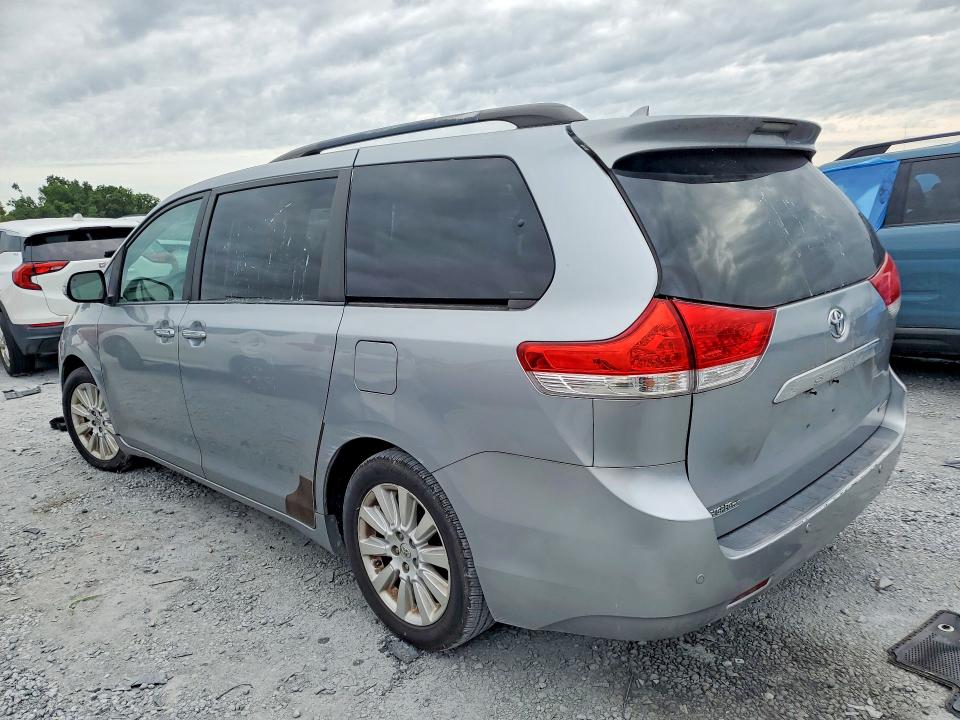2013 Toyota Sienna VIN 5TDYK3DC6DS327007 COPART salvage auction — MINOR DENT/SCRATCHES, Fl - Certificate Of Title, sold $4,950 on 2026-07-02 (photo 2)