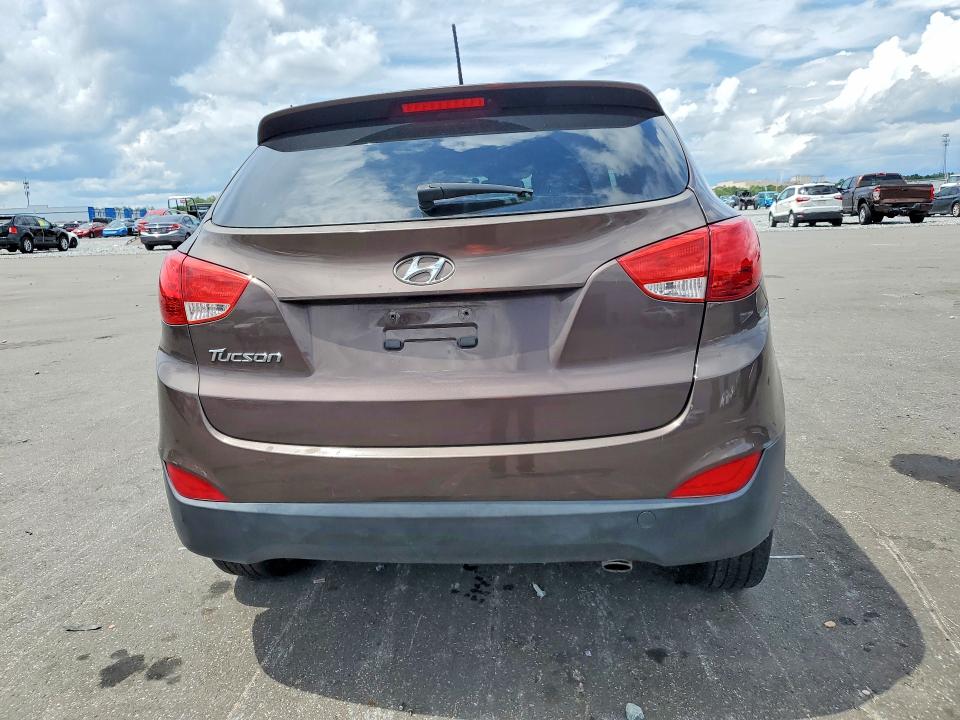 2014 Hyundai Tucson VIN KM8JT3AF7EU903208 COPART salvage auction — FRONT END, Fl - Cert Of Title Slvg Rebuildable, sold $475 on 2026-07-08 (photo 6)