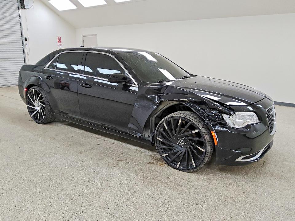 2019 Chrysler 300 VIN 2C3CCAAG4KH634307 COPART salvage auction — FRONT END, CO - CERTIFICATE OF TITLE, sold $6,500 on 2026-07-09 (photo 4)