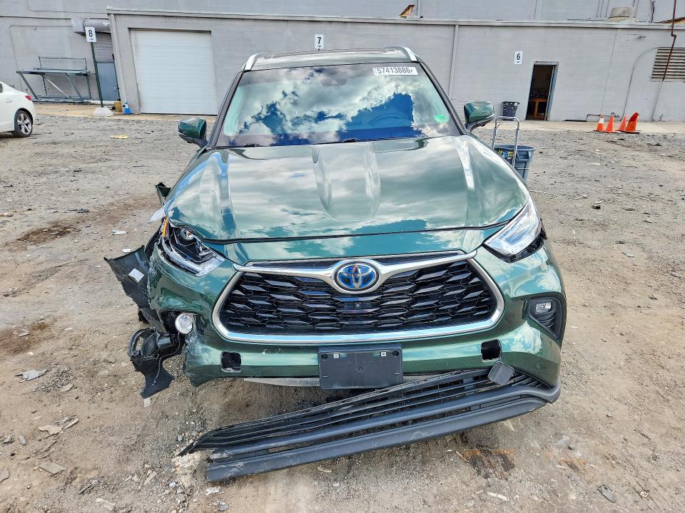2023 Toyota Highlander VIN 5TDXBRCH6PS588573 COPART salvage auction — FRONT END, Va - Cert Of Title - Salvage, sold $14,000 on 2026-07-22 (photo 5)