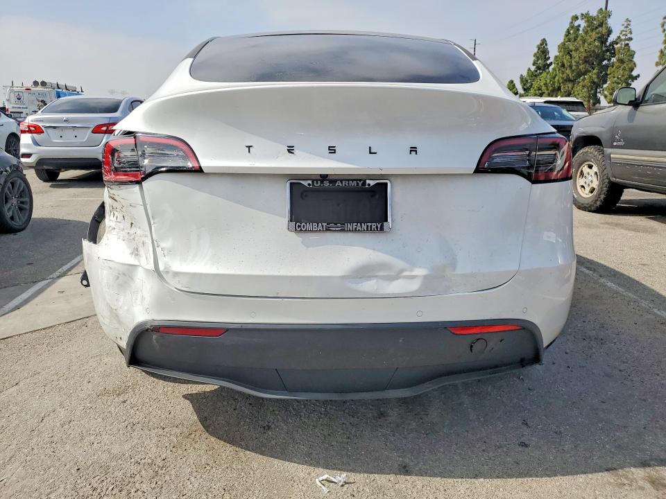 2022 Tesla Model y VIN 7SAYGDEE2NA022116 COPART salvage auction — REAR END, Ca - Salvage Certificate, sold $12,000 on 2026-07-30 (photo 6)