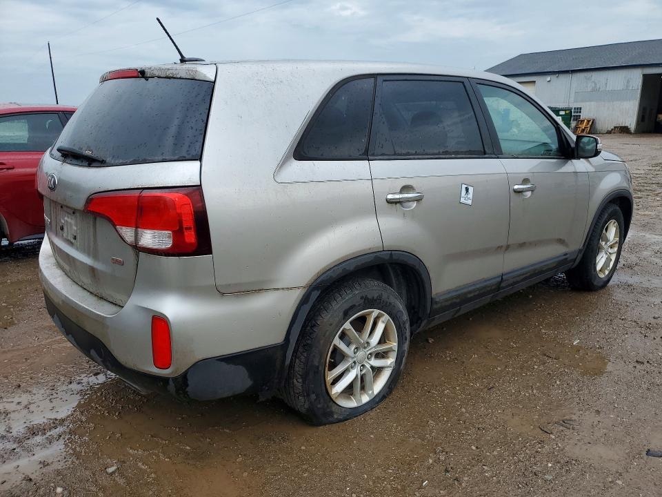 2014 Kia Sorento VIN 5XYKT3A62EG485408 COPART salvage auction — SIDE, Mi - Dealer Only Clean Title, sold $775 on 2026-07-08 (photo 3)