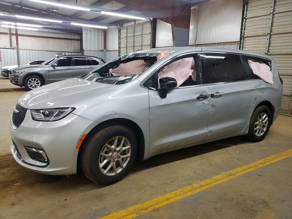 2026 Chrysler Pacifica VIN 2C4RC1BG5TR239892 — COPART salvage auction photo
