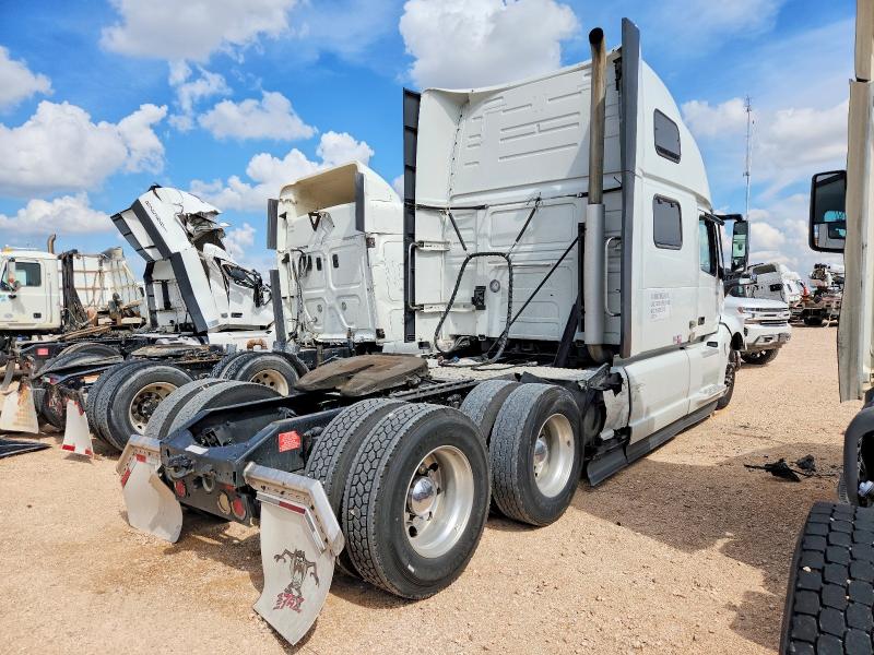2020 Volvo Vnl VIN 4V4NC9EH6LN244201 COPART salvage auction — ENGINE BURN, TX - SALVAGE VEHICLE TITLE, sold $5,700 on 2026-07-29 (photo 4)