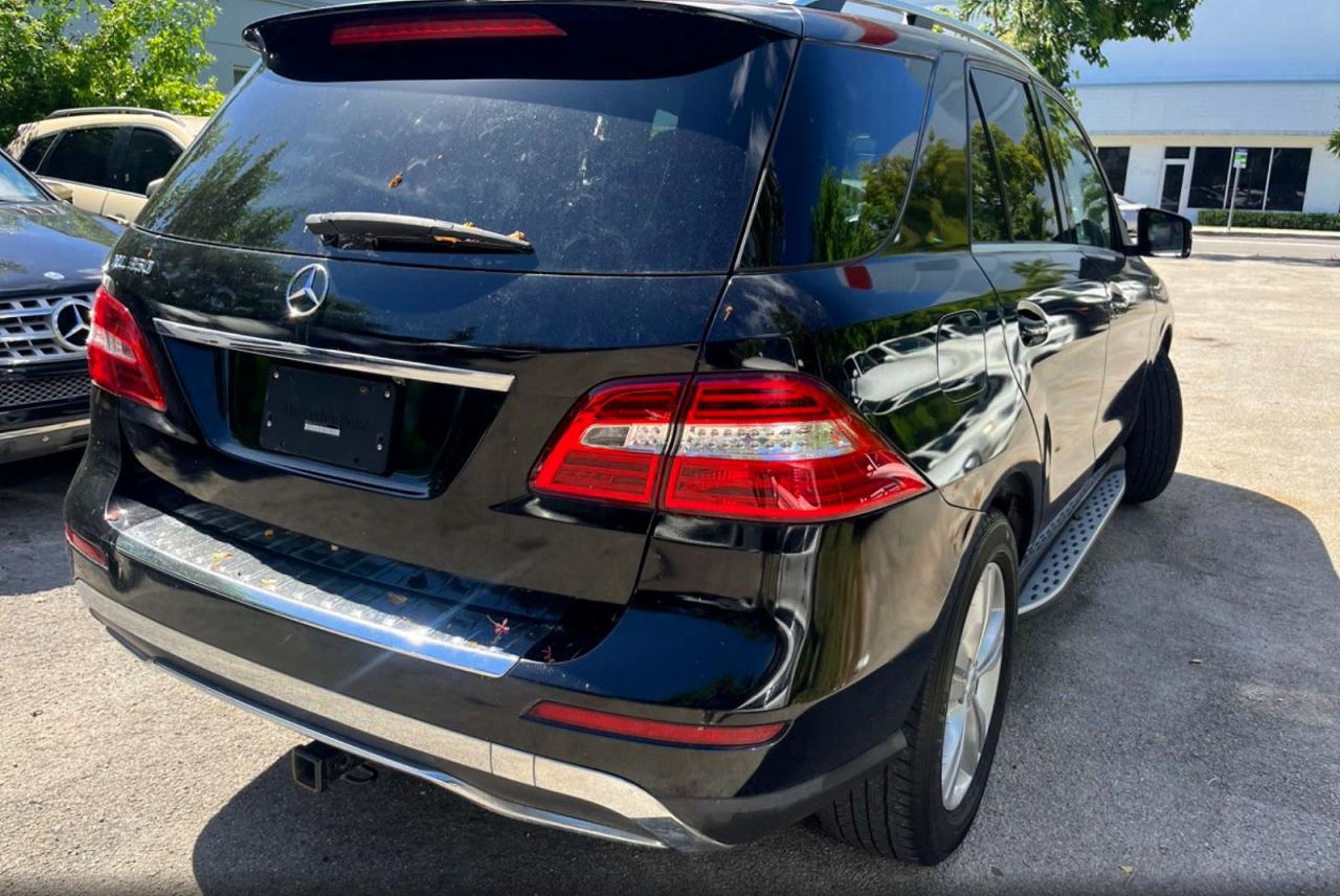 2015 Mercedes-Benz ML-Class VIN 4JGDA5JB7FA557255 COPART salvage auction — Minor Dent/Scratches, FL - CERTIFICATE OF TITLE (P), sold $600 on 2026-07-01 (photo 4)