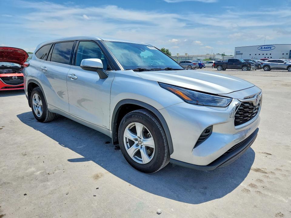 2022 Toyota Highlander hybrid VIN 5TDBBRCH9NS555235 COPART salvage auction — FRONT END, Ok - Certificate Of Title, sold $16,000 on 2026-07-22 (photo 4)