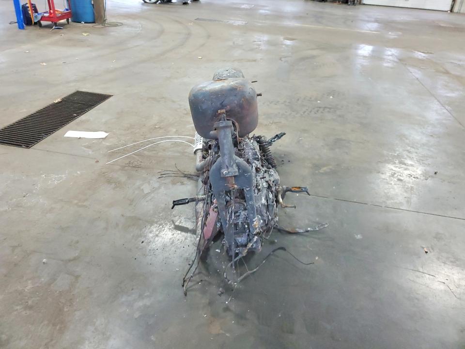 2019 Harley-davidson Sportster VIN 1HD4LE218KC423422 COPART salvage auction — BURN, Mn - Cert Of Title-Prior Salvage, sold $100 on 2026-07-21 (photo 2)
