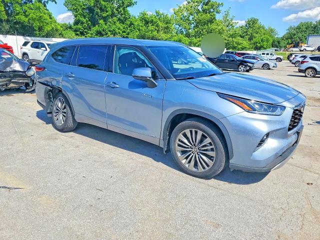2021 Toyota Highlander VIN 5TDEBRCH1MS051368 COPART salvage auction — REAR END, Mo - Salvage Certificate Of Title, sold $8,400 on 2026-07-28 (photo 4)