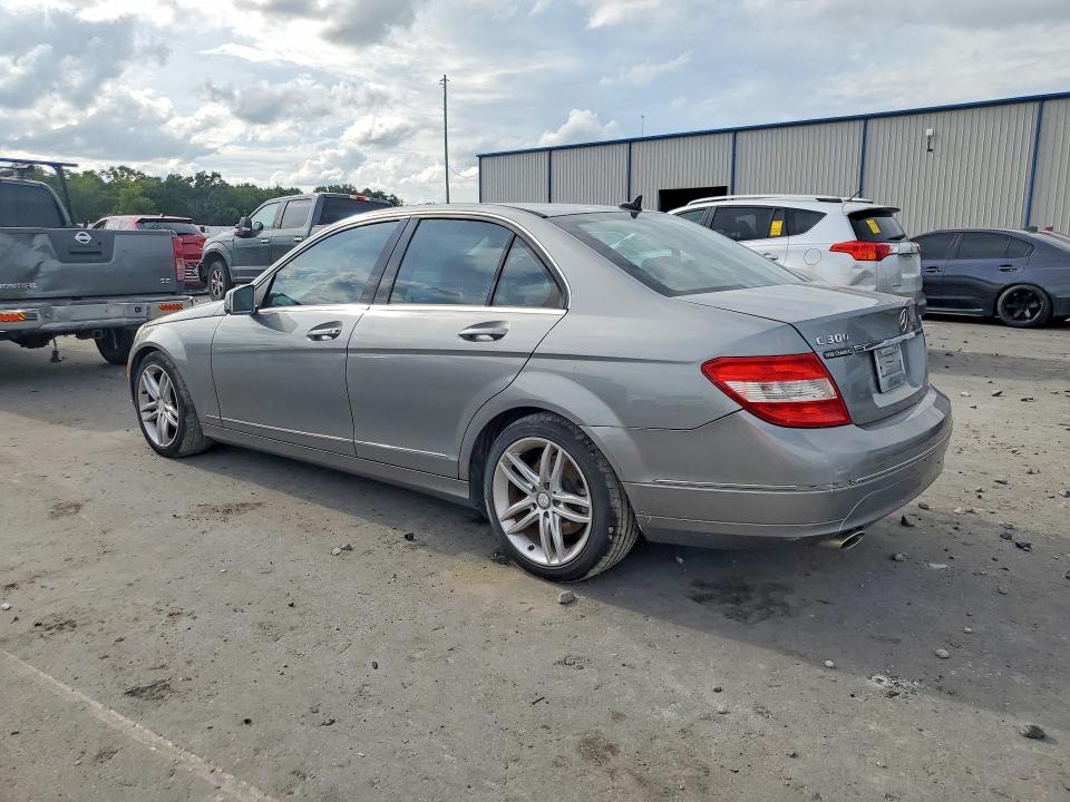 2010 Mercedes-benz C class VIN WDDGF8BB6AR092342 COPART salvage auction — UNDERCARRIAGE, FL - CERT OF TITLE SLVG REBUILDABLE, sold $350 on 2026-07-20 (photo 2)
