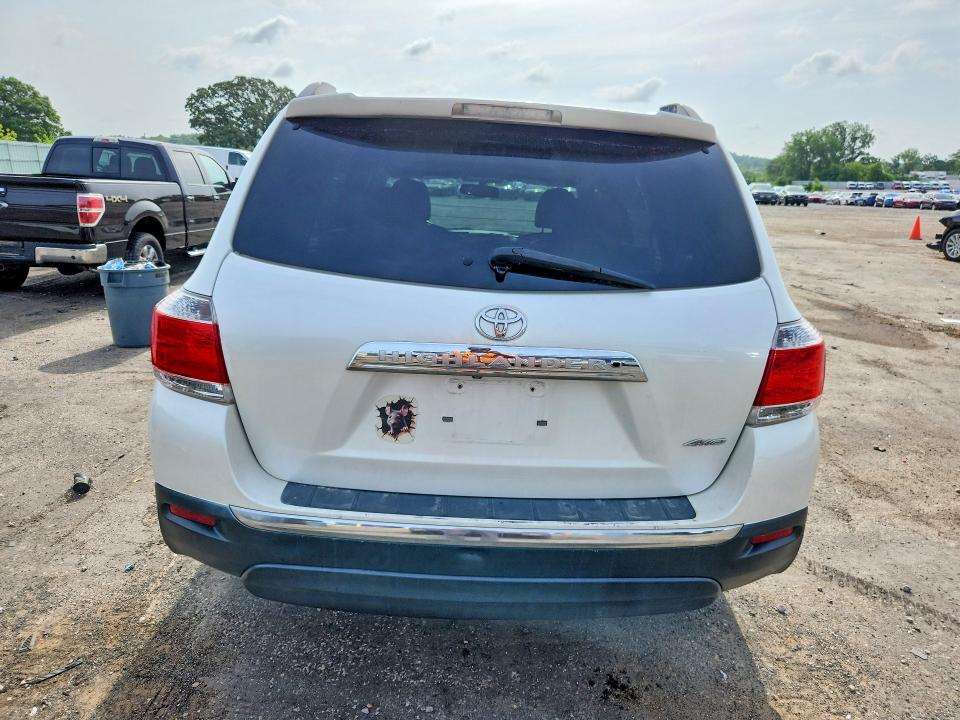 2013 Toyota Highlander VIN 5TDBK3EH3DS266134 COPART salvage auction — FRONT END, Salvage Title, sold $775 on 2026-07-28 (photo 6)