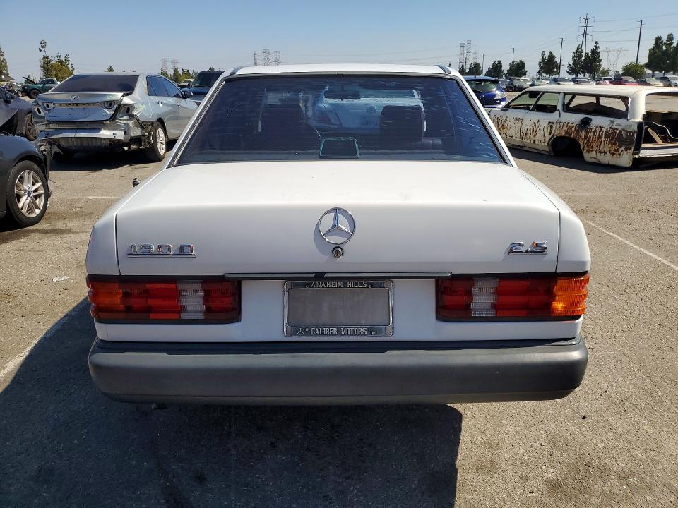 1988 Mercedes-benz 190 VIN WDBDB26D4JF455030 COPART salvage auction — NORMAL WEAR, CA - DIS/DLR/EXP ONLY CLEAN TITLE, sold $675 on 2026-07-09 (photo 6)