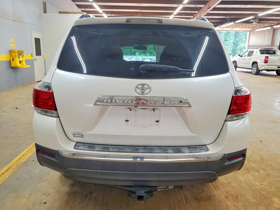 2013 Toyota VIN 5TDZK3EH0DS096703 COPART salvage auction — UNDERCARRIAGE, Nc - Salvage Certificate Of Title, sold $3,250 on 2026-07-22 (photo 6)