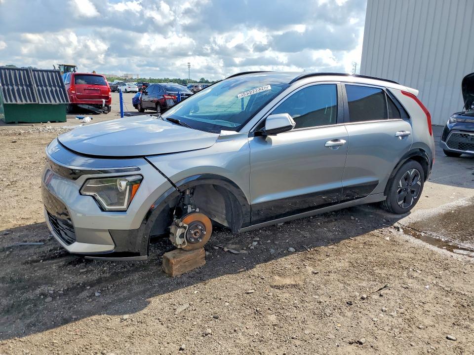 2023 Kia Niro VIN KNDCR3L18P5072425 COPART salvage auction — FRONT END, Fl - Certificate Of Title, sold $10,400 on 2026-07-06 (photo 1)