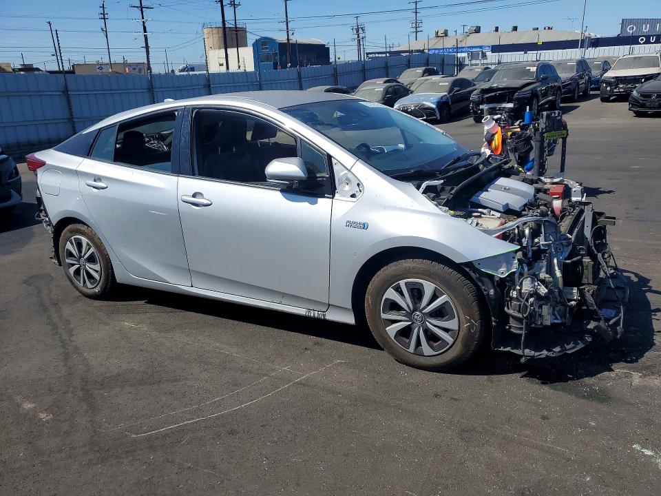 2017 Toyota Prius VIN JTDKARFP3H3032322 COPART salvage auction — FRONT END, Ca - Salvage Certificate, sold $5,100 on 2026-07-27 (photo 4)
