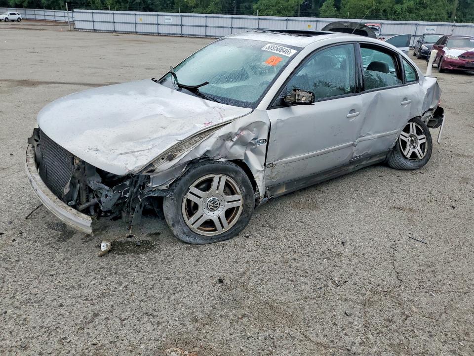 2000 Volkswagen Passat VIN WVWUH23B1YE395338 COPART salvage auction — FRONT END, WA - BILL OF SALE, sold $250 on 2026-07-20 (photo 1)