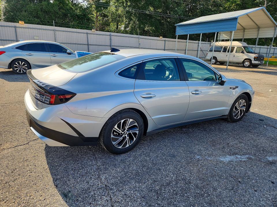 2026 Hyundai Sonata hybrid VIN KMHL24JJ6TA158021 COPART salvage auction — FRONT END, FL - CERTIFICATE OF TITLE, sold $12,700 on 2026-07-13 (photo 3)
