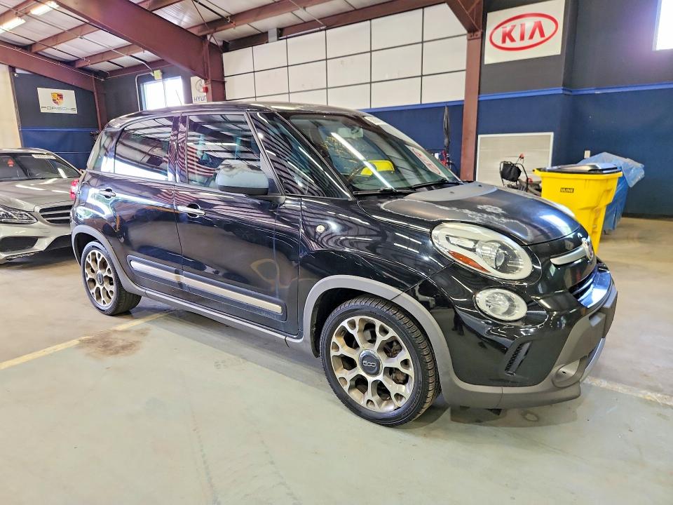 2014 Fiat VIN ZFBCFADH3EZ010772 COPART salvage auction — MINOR DENT/SCRATCHES, Ct - Certificate Of Title (P), sold $2,000 on 2026-07-09 (photo 4)
