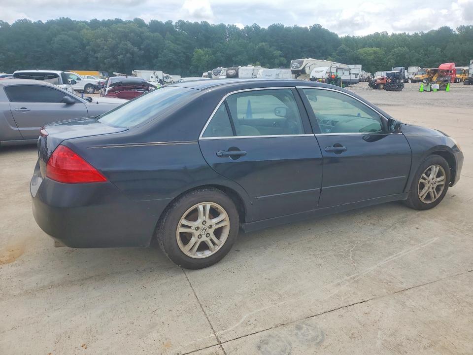 2007 Honda Accord VIN JHMCM56317C020944 COPART salvage auction — MINOR DENT/SCRATCHES, Ms - Cert Of Title-Rebuilt, sold $950 on 2026-07-06 (photo 3)