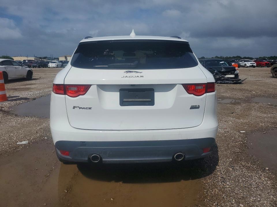 2017 Jaguar F-pace VIN SADCJ2BV1HA074469 COPART salvage auction — MINOR DENT/SCRATCHES, Tx - Certificate Of Title, sold $3,900 on 2026-07-09 (photo 6)
