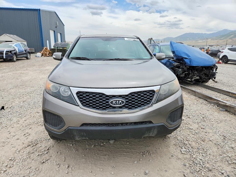 2013 Kia Sorento VIN 5XYKT3A14DG335402 COPART salvage auction — VANDALISM, Ut - Salvage Certificate, sold $1,400 on 2026-07-31 (photo 5)