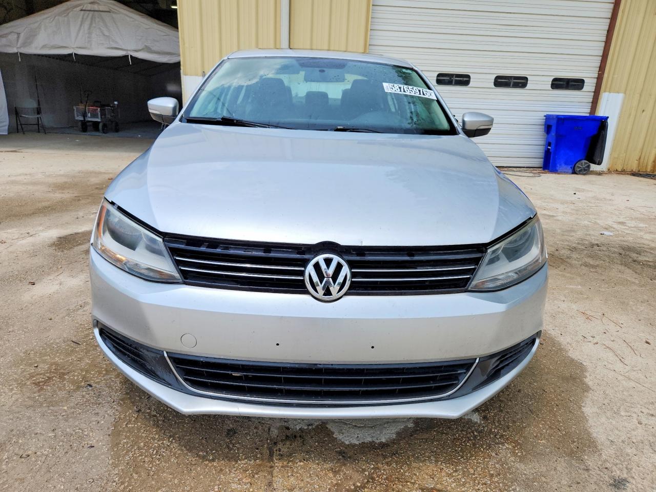 2014 Volkswagen Jetta VIN 3VWD17AJ4EM289447 COPART salvage auction — Minor Dent/Scratches, NC - DEALER ONLY CLEAN TITLE (P), sold $2,050 on 2026-07-07 (photo 5)