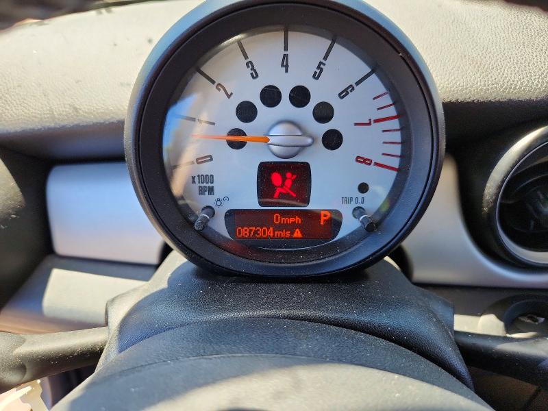 2012 Mini Cooper VIN WMWSU3C5XCT255048 COPART salvage auction — MINOR DENT/SCRATCHES, NY - CERTIFICATE OF TITLE, sold $775 on 2026-07-27 (photo 9)