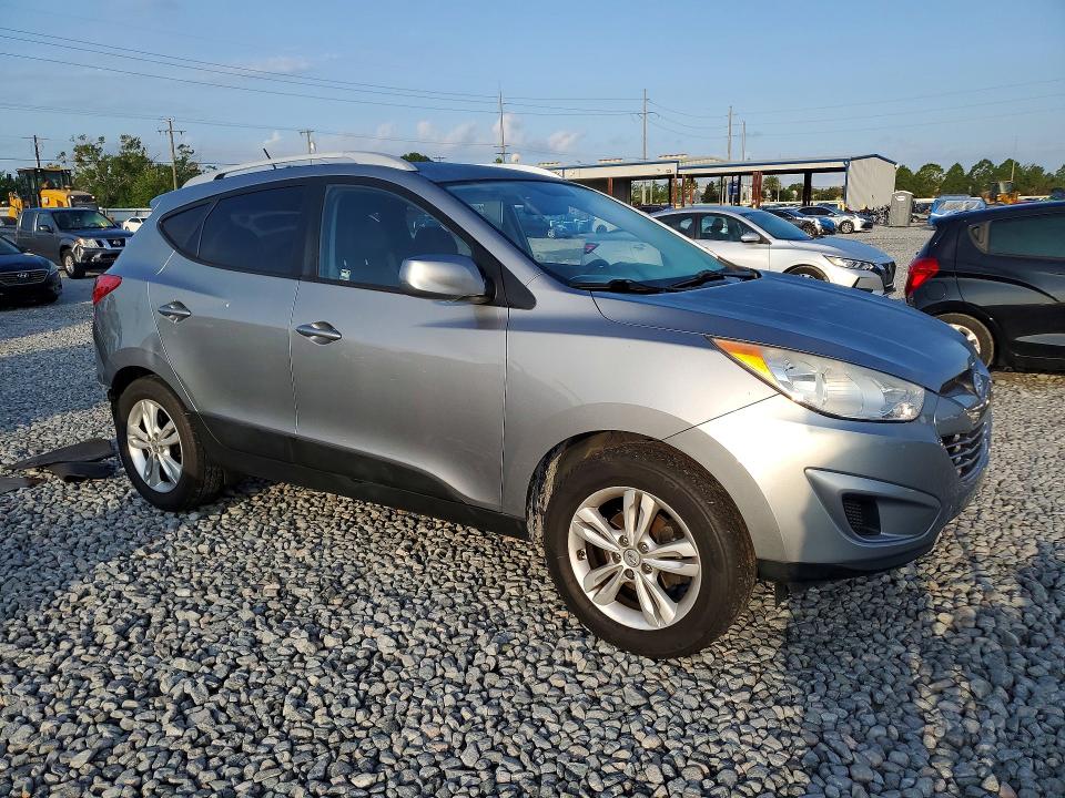 2011 Hyundai Tucson VIN KM8JU3AC3BU296092 COPART salvage auction — REAR END, FL - CERTIFICATE OF DESTRUCTION, sold $2,050 on 2026-07-10 (photo 4)