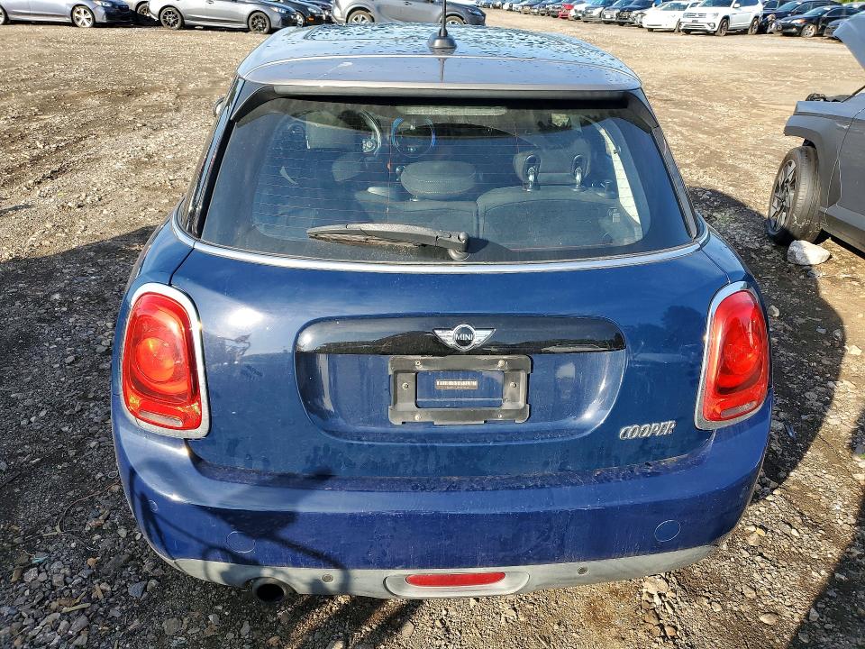 2017 Mini Cooper VIN WMWXU1C39H2F78306 COPART salvage auction — MINOR DENT/SCRATCHES, Md - Cert Of Salvage > 75% Damage, sold $2,350 on 2026-07-27 (photo 6)