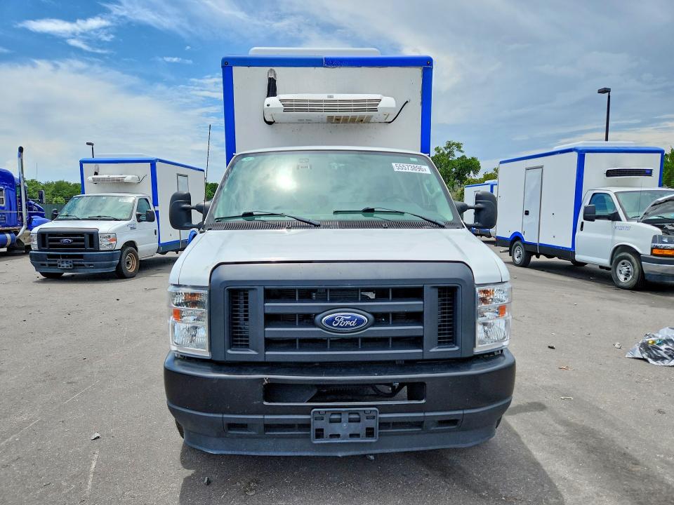 2023 Ford E-350 VIN 1FDWE3FKXPDD14758 COPART salvage auction — MINOR DENT/SCRATCHES, Fl - Certificate Of Title, sold $11,500 on 2026-07-29 (photo 5)