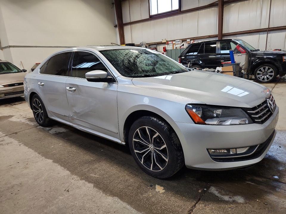 2014 Volkswagen VIN 1VWCS7A39EC104756 COPART salvage auction — SIDE, Ab - Bos - Salvage, sold $225 on 2026-07-09 (photo 4)