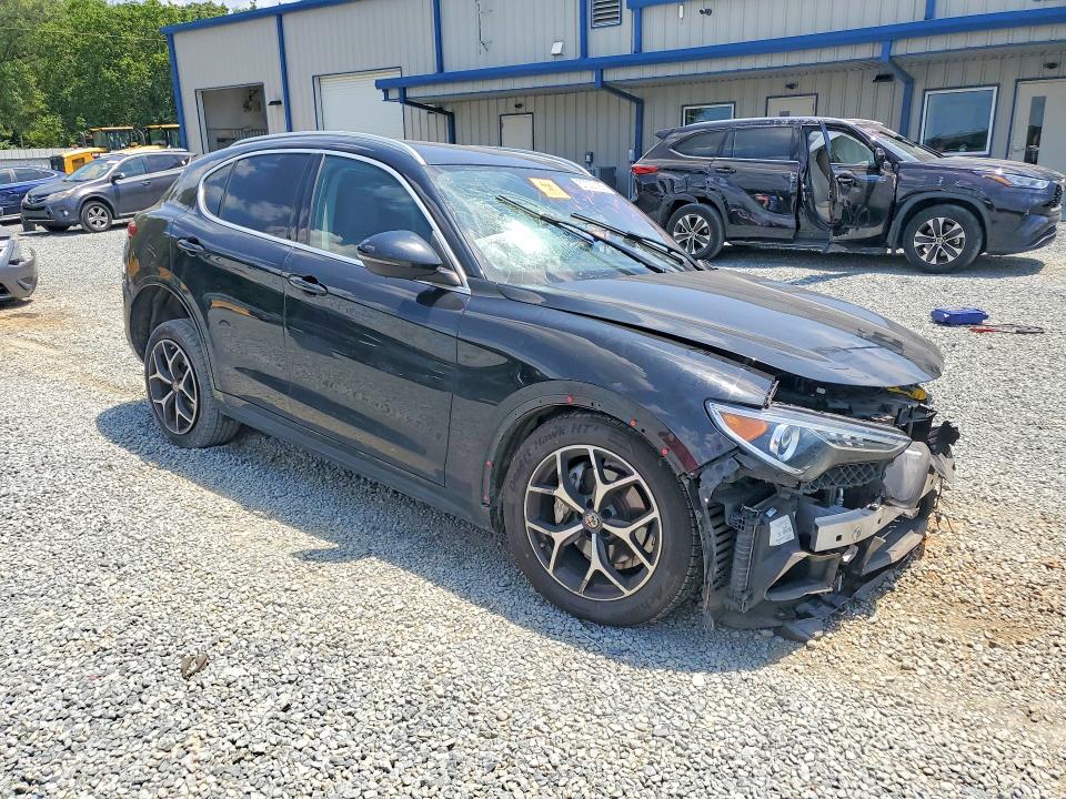2021 Alfa romeo Stelvio VIN ZASPAKBNXM7D17448 COPART salvage auction — FRONT END, NC - SALVAGE CERTIFICATE OF TITLE, sold $300 on 2026-07-30 (photo 4)