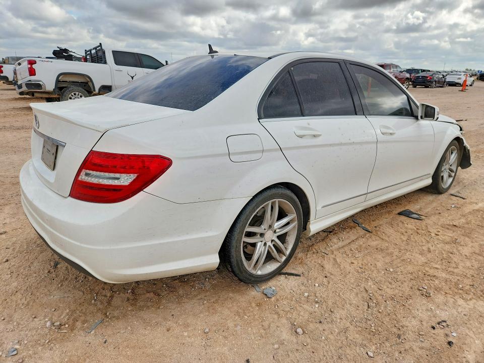 2014 Mercedes-benz C-klasse VIN WDDGF4HB8ER313199 COPART salvage auction — FRONT END, TX - SALVAGE VEHICLE TITLE (P), sold $500 on 2026-08-19 (photo 3)