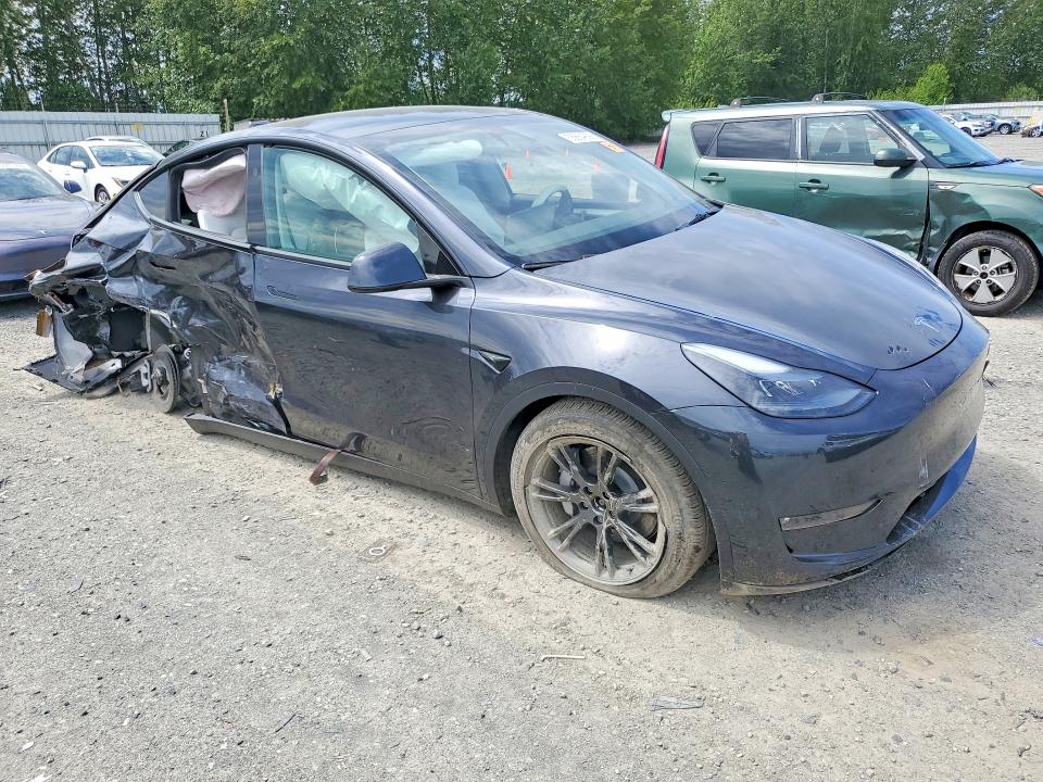 2024 Tesla Model y VIN 7SAYGAEE6RF102106 COPART salvage auction — REAR END, WA - BILL OF SALE, sold $8,000 on 2026-07-27 (photo 4)