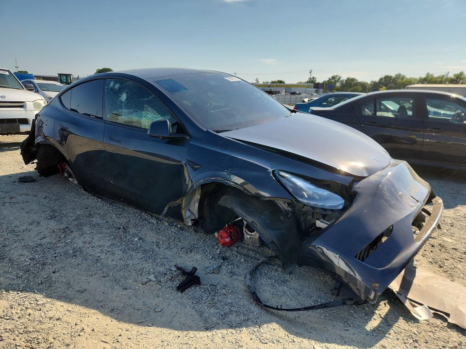 2024 Tesla Model y VIN 7SAYGDEF6RF022203 COPART salvage auction — ALL OVER, CA - SALVAGE CERTIFICATE, sold $500 on 2026-07-28 (photo 4)