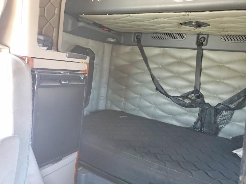 2018 Freightliner Cascadia 125 VIN 1FUJGLDR5JLJC9625 COPART salvage auction — SIDE, VA - DIS/DLR/EXP ONLY CLEAN TITLE, sold $5,400 on 2026-07-09 (photo 6)