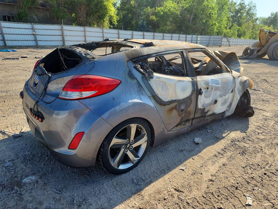 2016 Hyundai Veloster VIN KMHTC6AD4GU303242 COPART salvage auction — BURN, MI - DEALER ONLY-REBUILT SALVAGE, sold $175 on 2026-07-22 (photo 3)