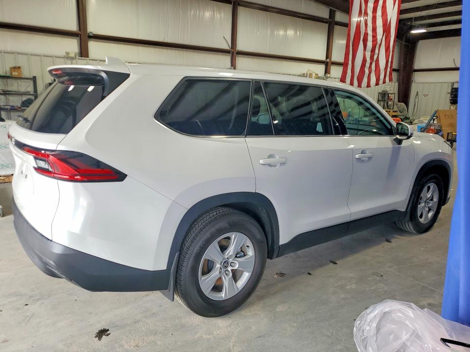 2026 Toyota Highlander VIN 5TDAAAA54TS042917 COPART salvage auction — MINOR DENT/SCRATCHES, Fl - Certificate Of Title, sold $37,000 on 2026-07-07 (photo 3)