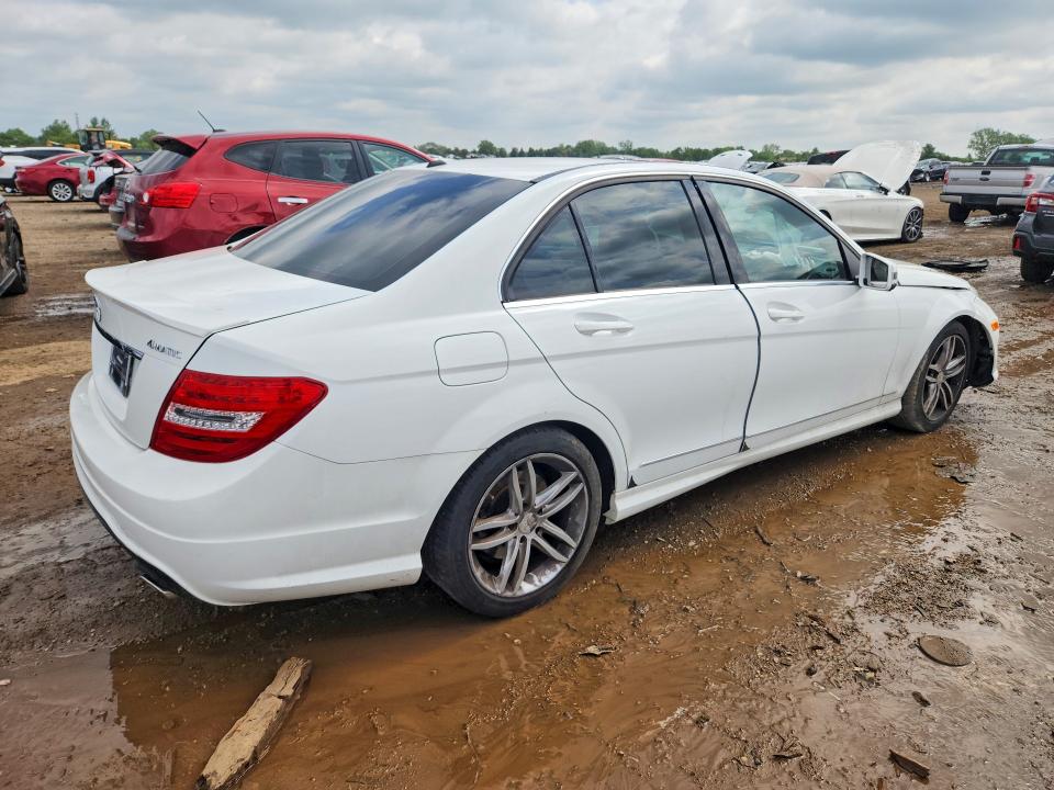 2013 Mercedes-benz C-klasse VIN WDDGF8ABXDR273403 COPART salvage auction — FRONT END, Il - Salvage Certificate, sold $1,300 on 2026-07-28 (photo 3)