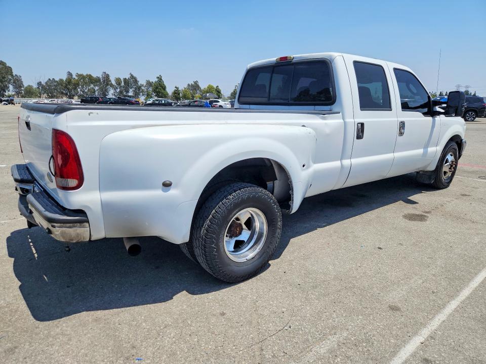 2004 Ford F-350 super duty VIN 1FTWW32P74EB79098 COPART salvage auction — MINOR DENT/SCRATCHES, Ca - Dis/Dlr/Exp Only Clean Title, sold $3,500 on 2026-07-03 (photo 3)